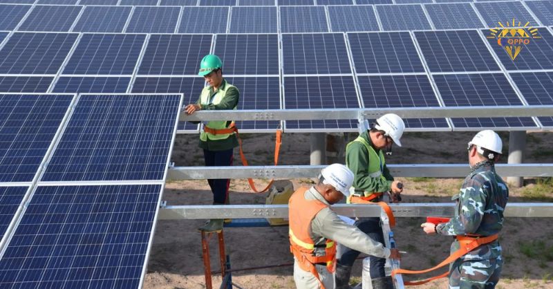 Đèn LED Năng Lượng Mặt Trời
